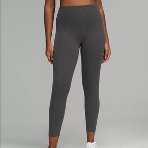 WUNDER TRAIN HIGH-RISE TIGHT 25"
Heathered Graphite Grey